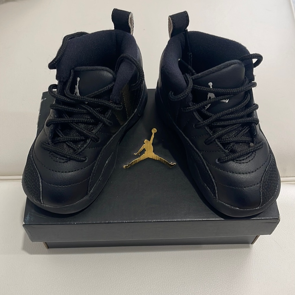 Kids Jordan 12 Retro size 7C
